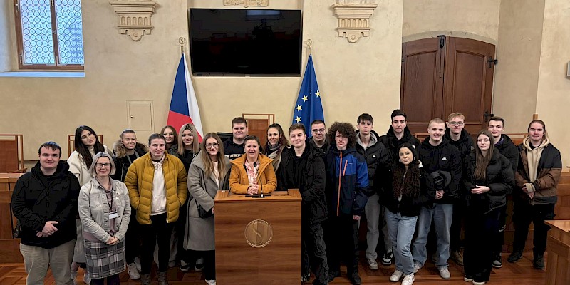 úspěchy SLK Senát navštívili studenti ze Semil